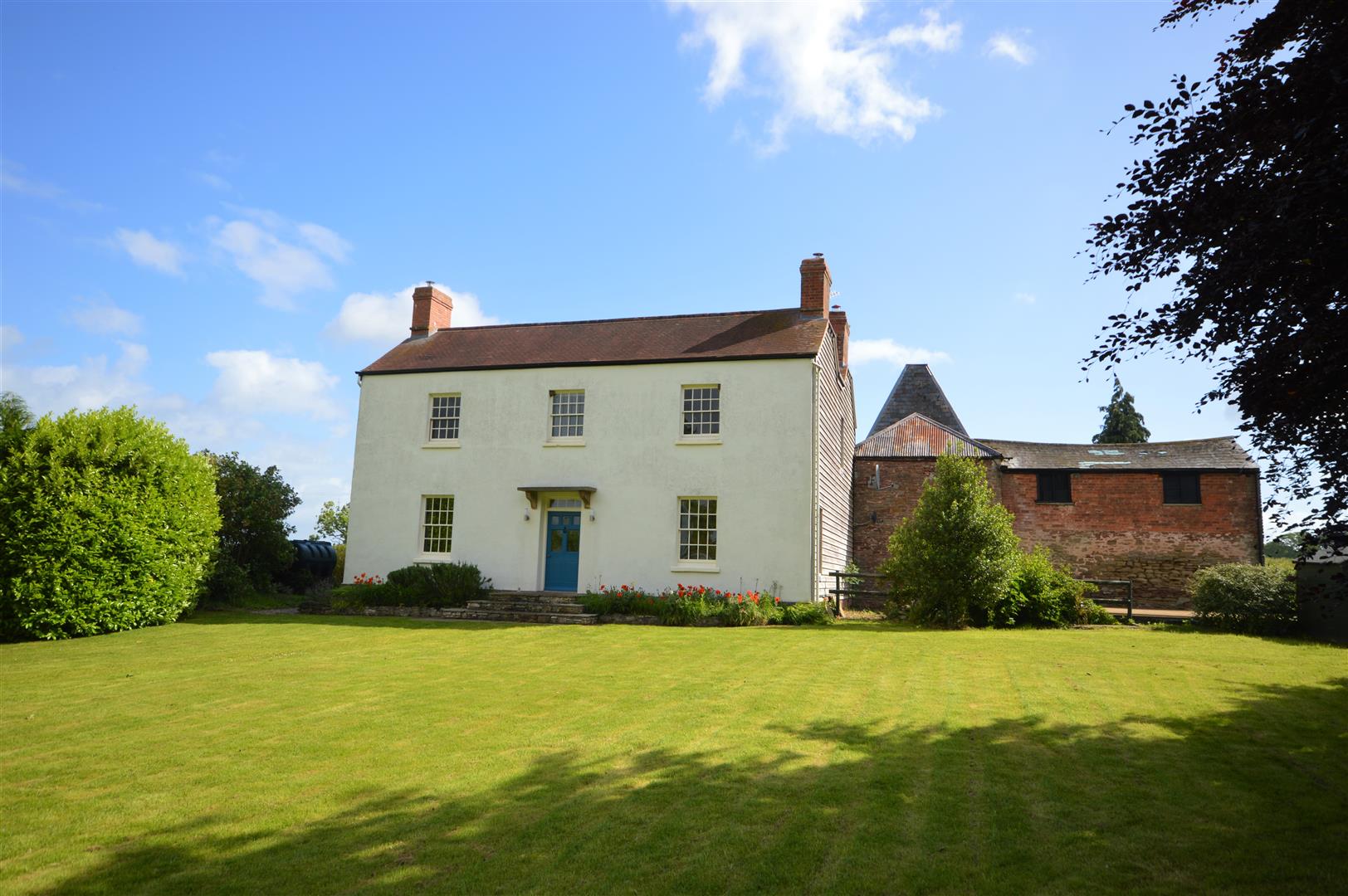 4 bed country house for sale in Kimbolton, HR6