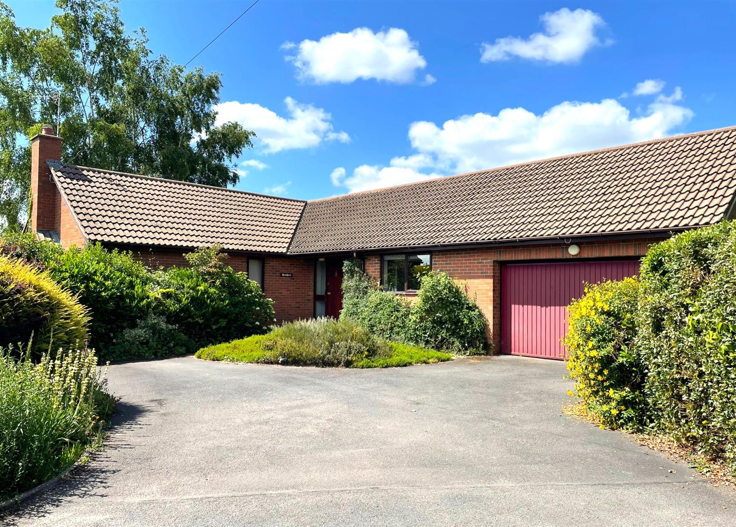 4 bed detached bungalow for sale in Wellington, HR4