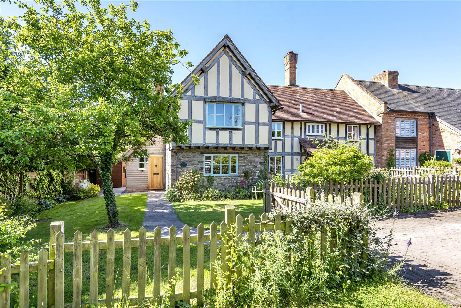 3 bed end of terrace for sale in Yarpole, HR6