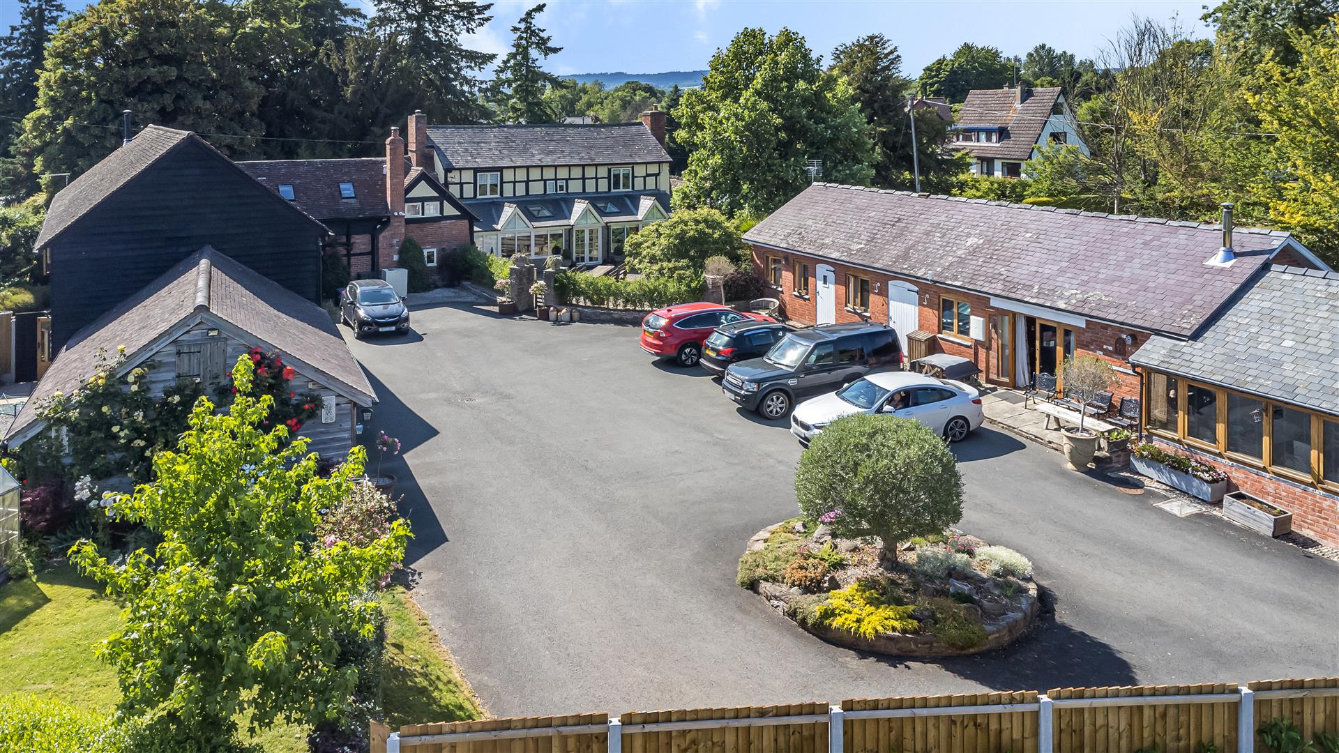 10 bed character for sale in Kingsland, HR6
