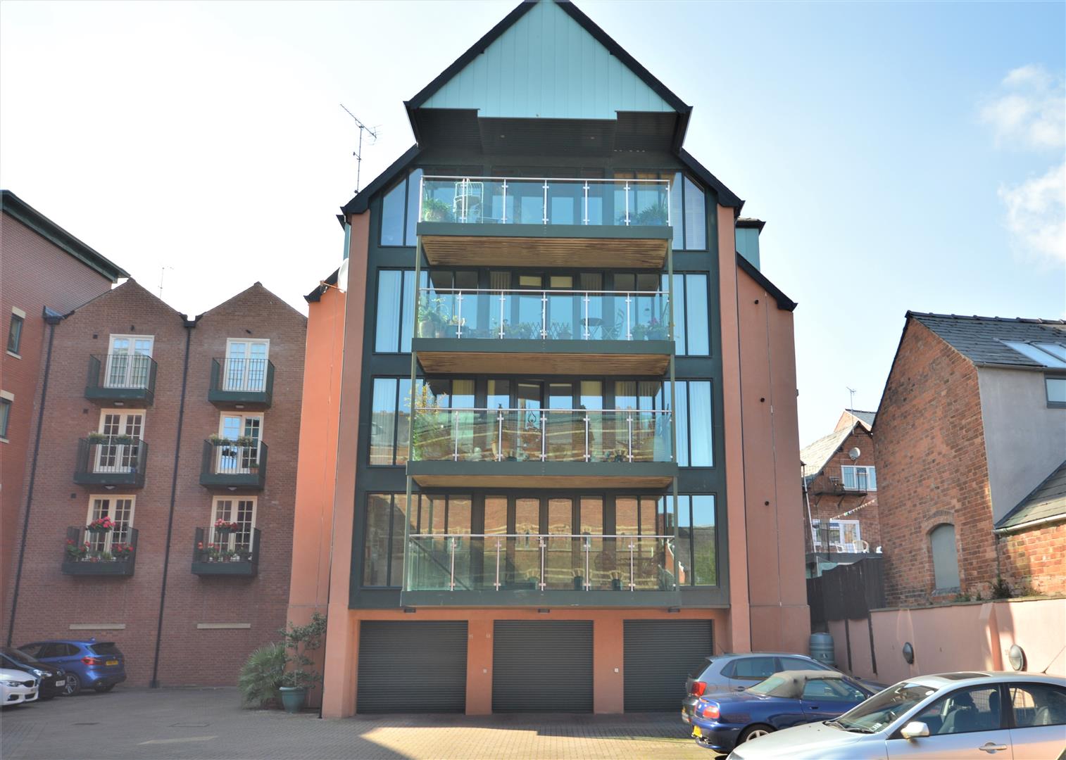 2 bed apartment to rent, HR4