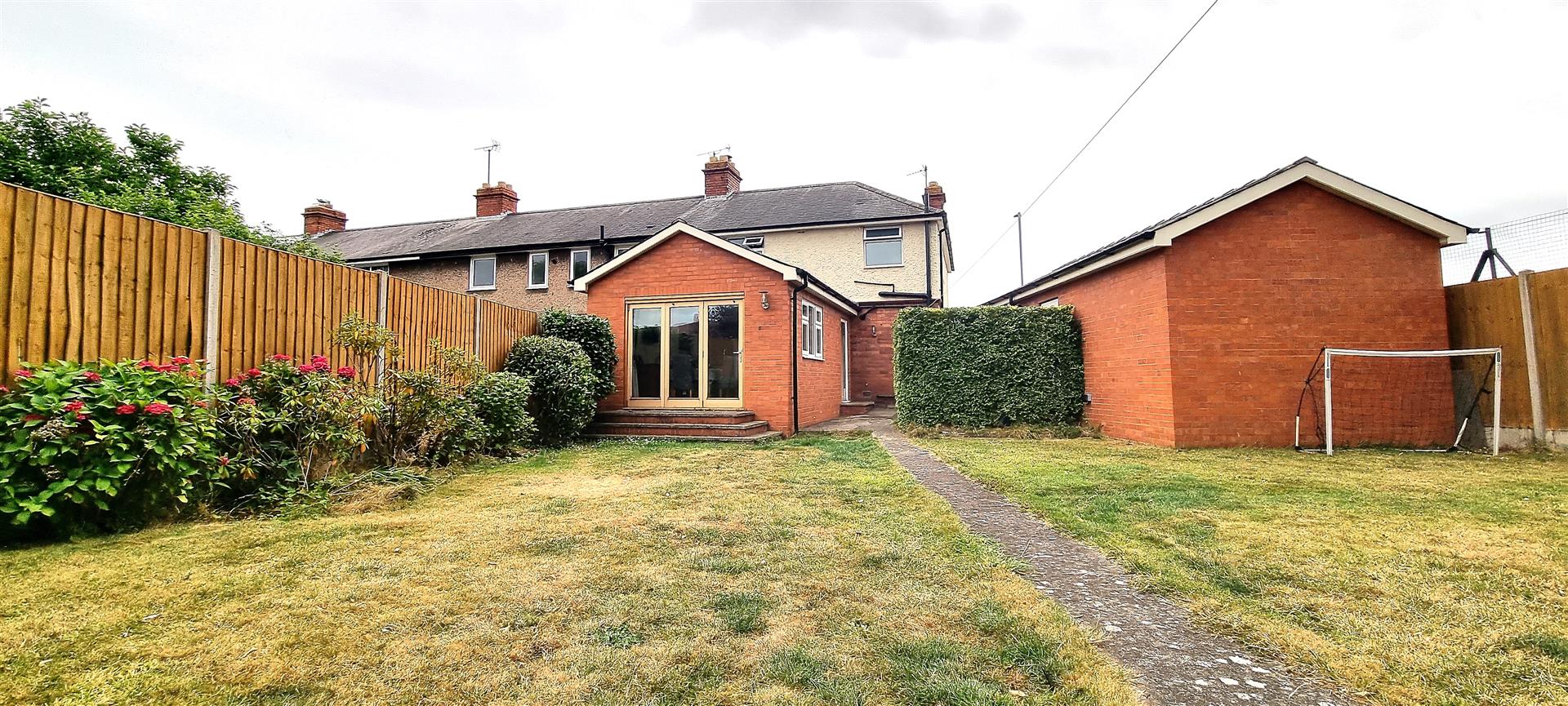 3 bed house to rent, HR2