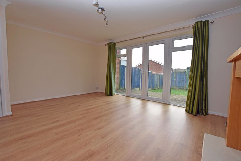 3 bed house to rent in Clapgate Lane 3