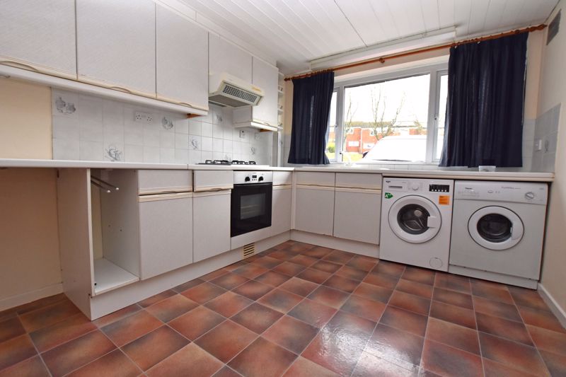 3 bed house to rent in Clapgate Lane  - Property Image 4