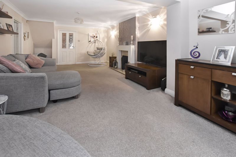 3 bed house for sale in Firth Park Crescent 6