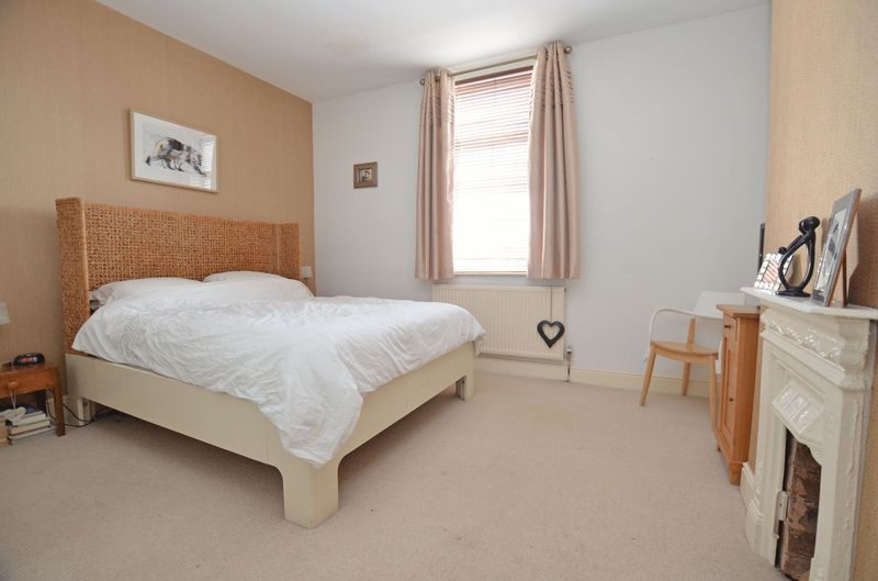 4 bed house to rent in Three Shires Oak Road  - Property Image 6