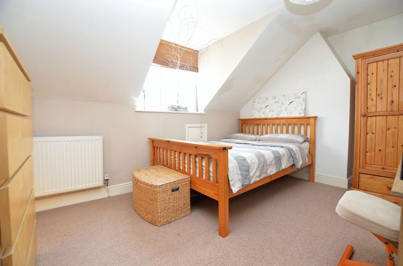 4 bed house to rent in Three Shires Oak Road 8