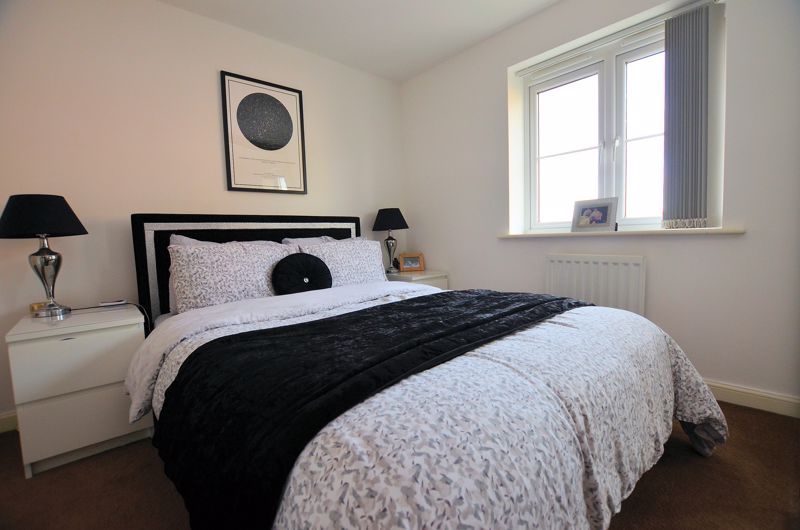 3 bed house for sale in Old College Avenue 5