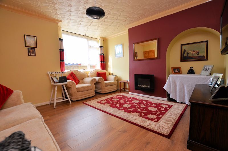 3 bed house for sale in Edmonds Road  - Property Image 2