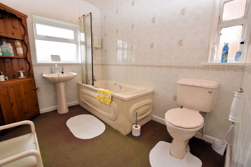 3 bed house for sale in White Road 5