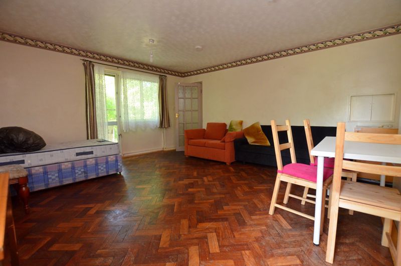 3 bed flat for sale in Westthorpe Grove 7