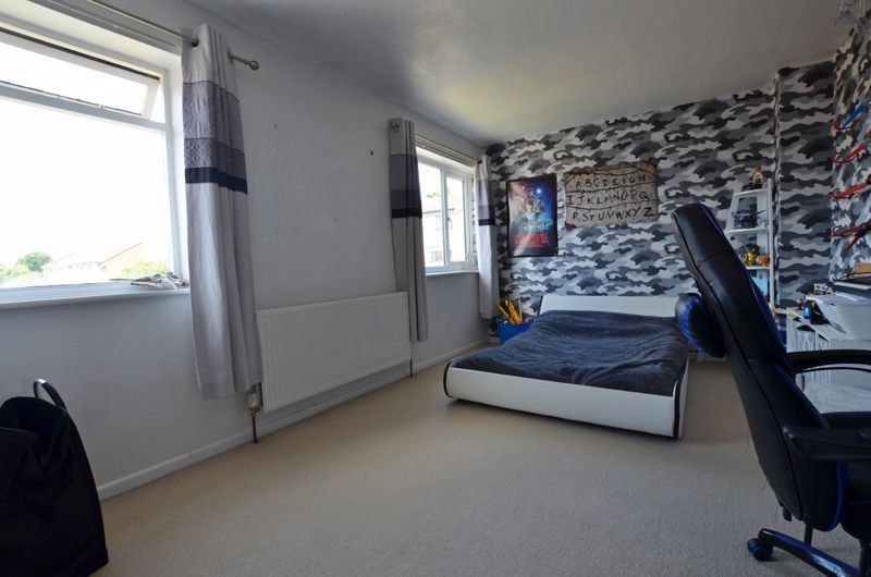 4 bed house for sale in Honeybourne Road 6