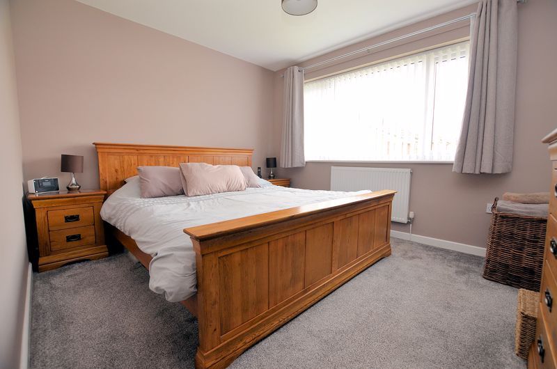 2 bed house for sale in Collins Close 5