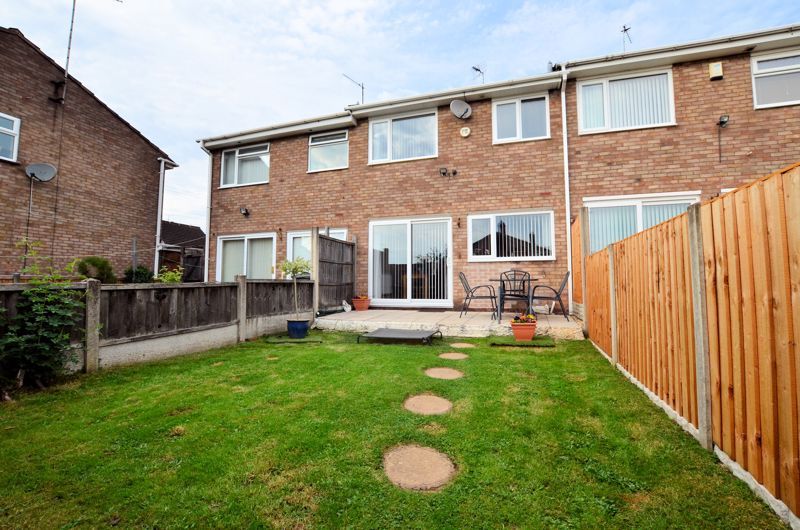2 bed house for sale in Collins Close 9