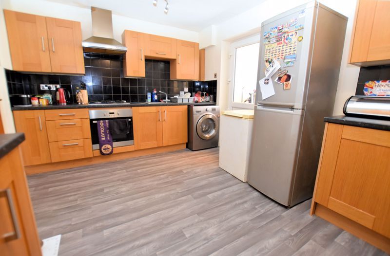 3 bed house for sale in Crocketts Lane  - Property Image 2