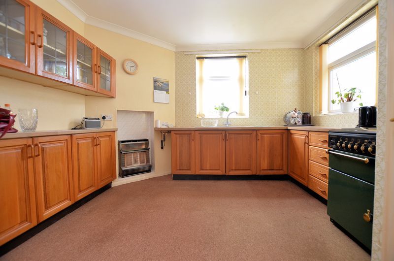 3 bed house for sale in Goodwyn Avenue  - Property Image 3