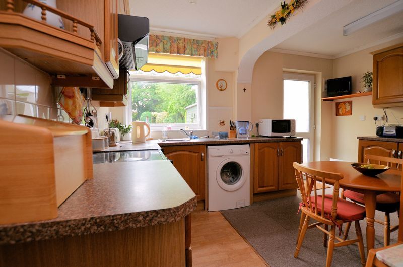 3 bed house for sale in Long Lane  - Property Image 3