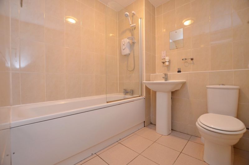 2 bed flat to rent in 291 Hagley Road 7