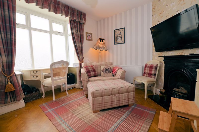 2 bed house for sale in Beaumont Road  - Property Image 5