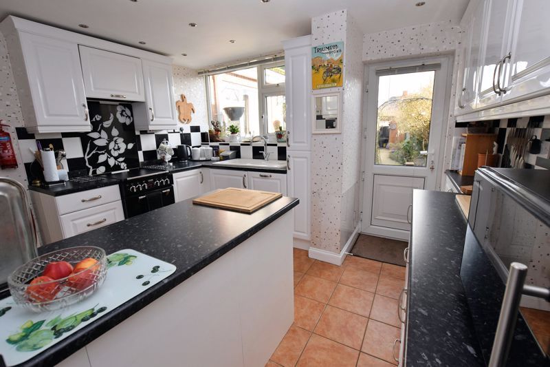 3 bed house for sale in Kingsway  - Property Image 12