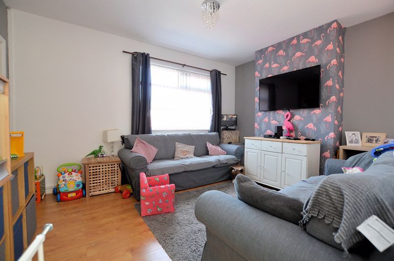 3 bed house for sale in Walton Road  - Property Image 2