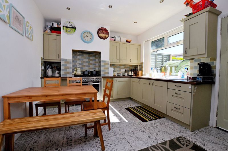 3 bed house for sale in Walton Road 3