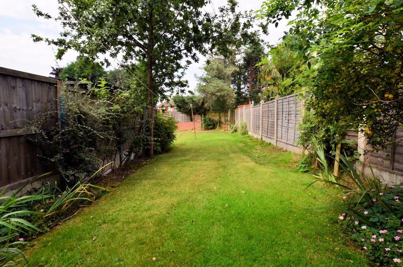 4 bed house for sale in Fulwood Avenue 4