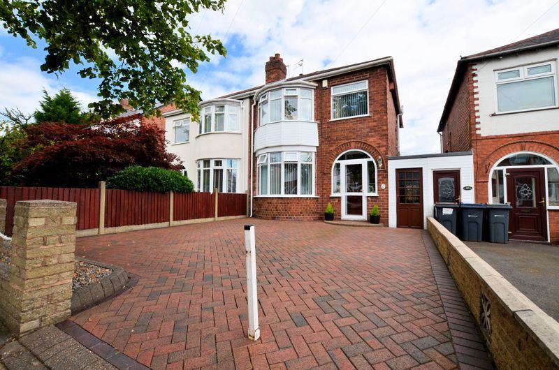 3 bed house for sale in White Road  - Property Image 1