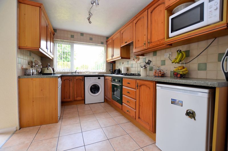 3 bed house for sale in White Road  - Property Image 11