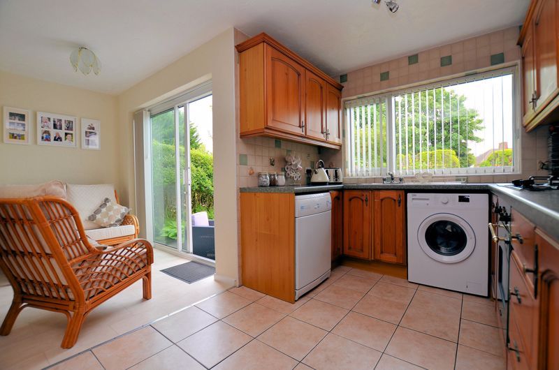 3 bed house for sale in White Road  - Property Image 5
