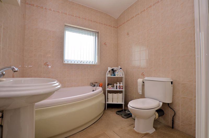 3 bed house for sale in White Road  - Property Image 10