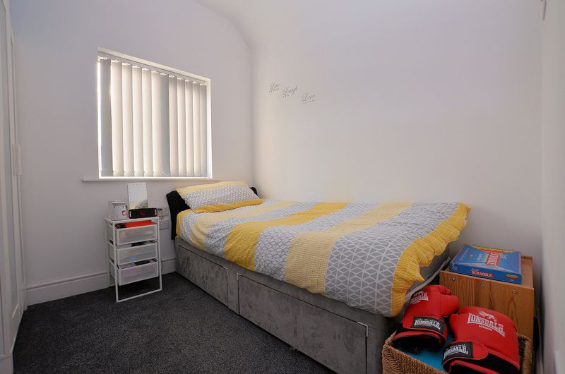 3 bed house for sale in Queens Road  - Property Image 13