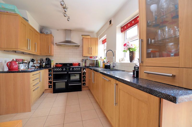 3 bed house for sale in Quinton Road West 3