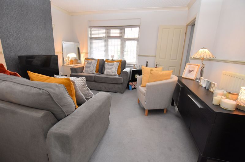 3 bed house for sale in Mill Hill  - Property Image 5