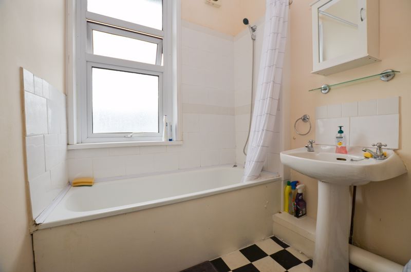 3 bed house for sale in Dorset Road 9