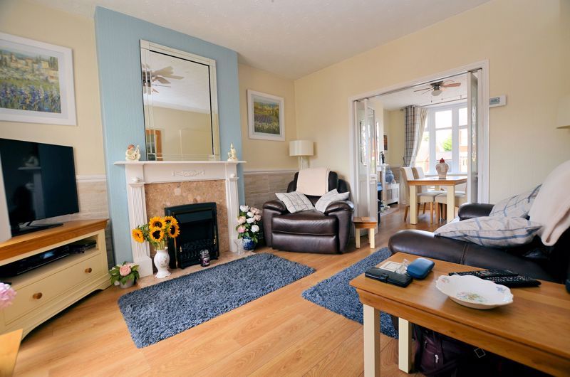 3 bed house for sale in Fairfield Road  - Property Image 2