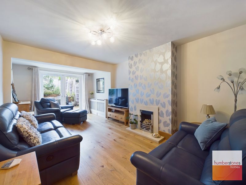 4 bed house for sale in Glyn Farm Road  - Property Image 2