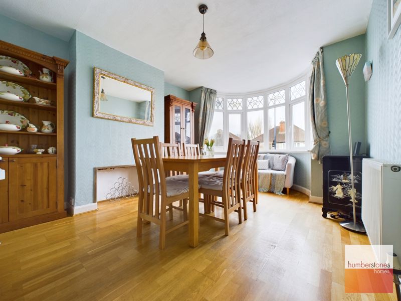 4 bed house for sale in Glyn Farm Road  - Property Image 3