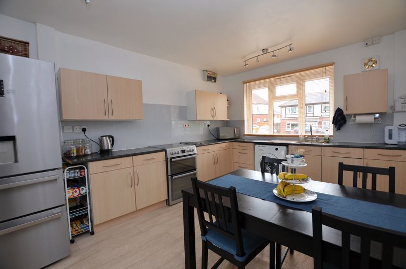 3 bed house for sale in Abbey Crescent 11