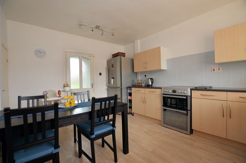 3 bed house for sale in Abbey Crescent 12