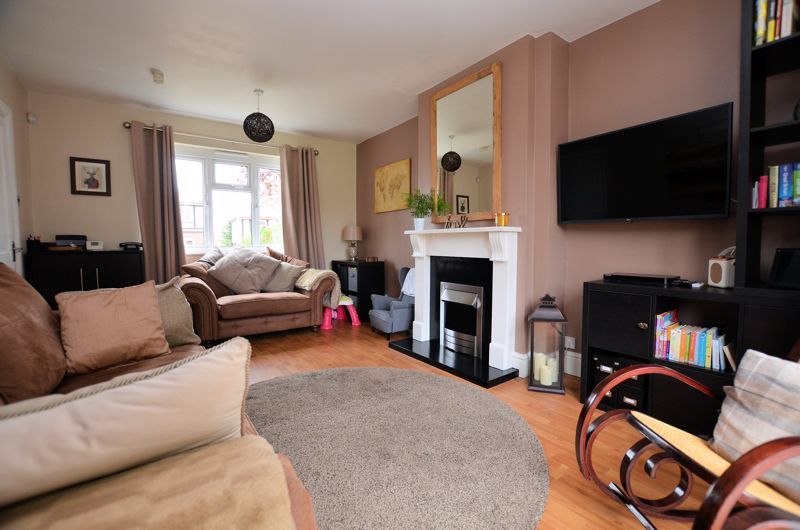 3 bed house for sale in Abbey Crescent 10