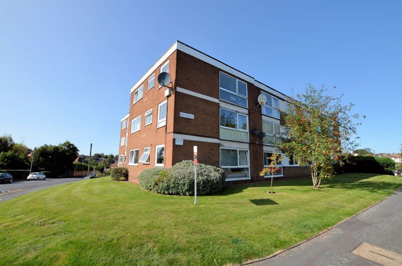 2 bed flat for sale in Perry Hill Road - Property Image 1