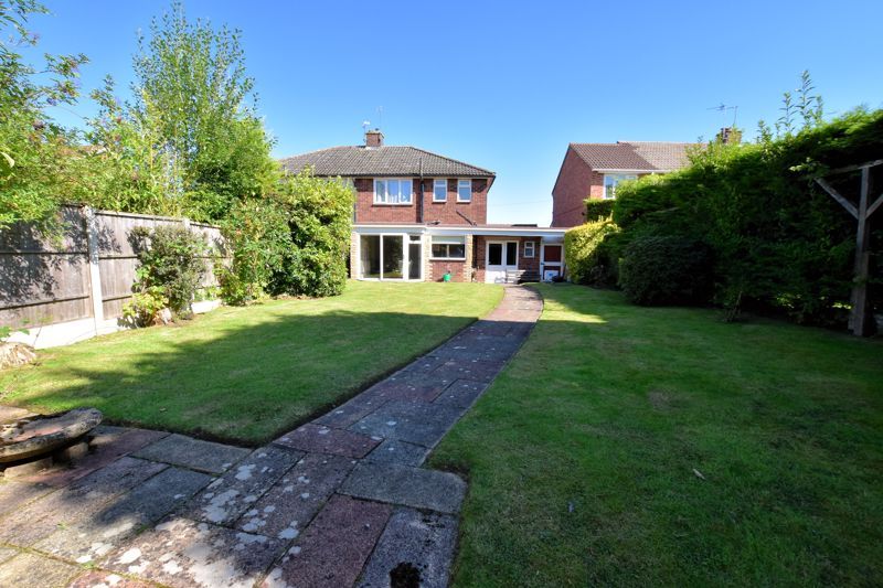 3 bed house for sale in Carters Lane 13