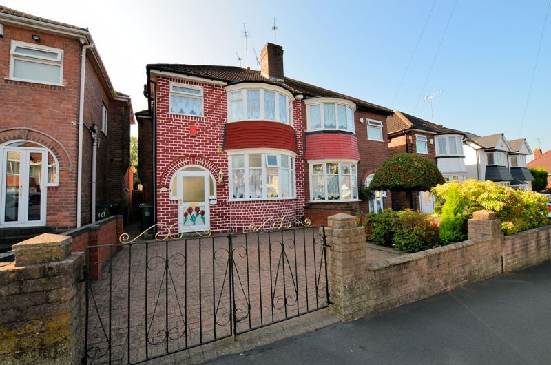 3 bed house for sale in Barnford Crescent, B68