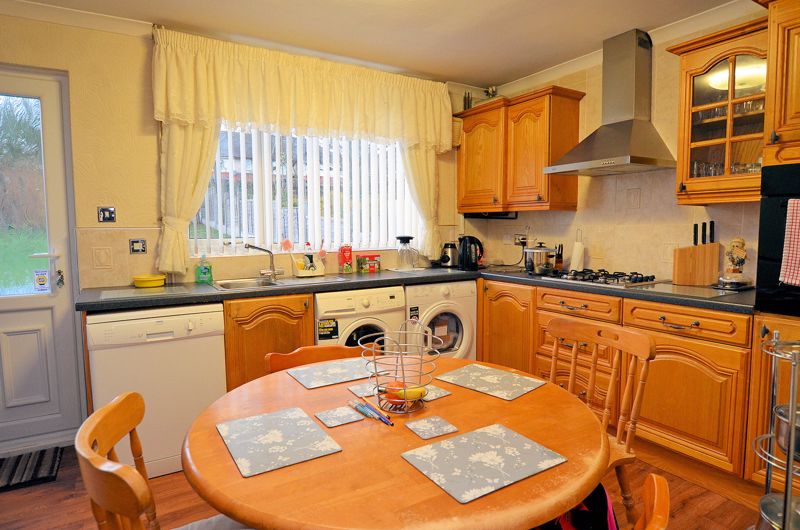 3 bed house for sale in Astbury Avenue 8