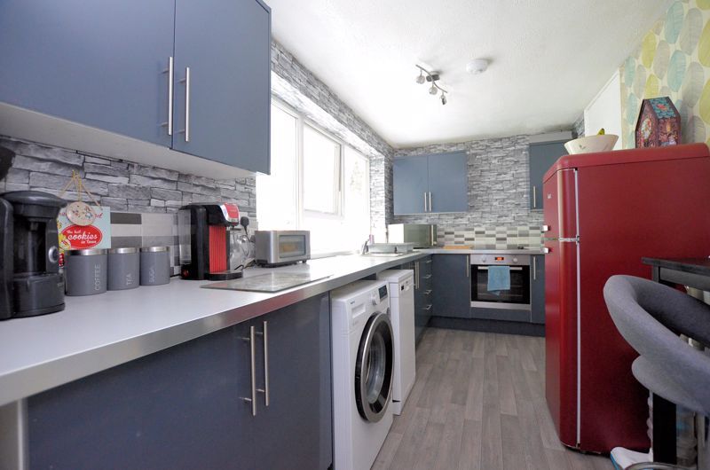 2 bed flat for sale in Binswood Road  - Property Image 3