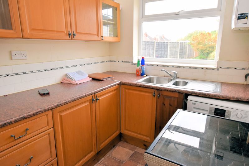 3 bed house for sale in White Road  - Property Image 3