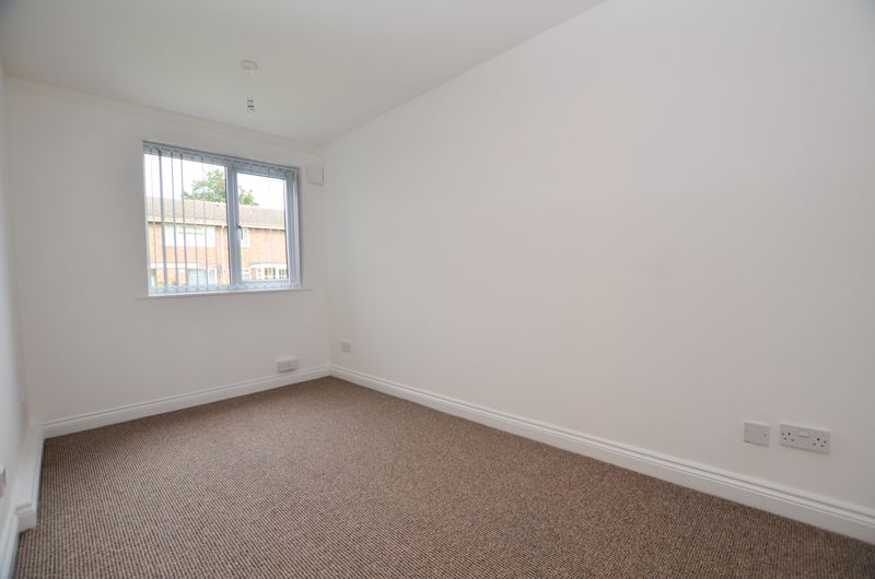 2 bed flat to rent in Oakthorpe Gardens  - Property Image 9