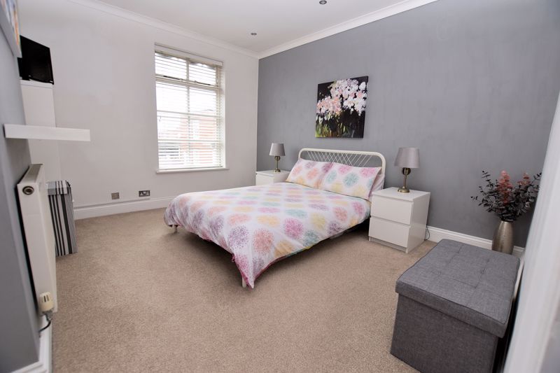 2 bed house for sale in High Street 10