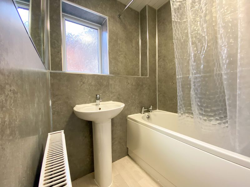 2 bed flat to rent in 46 St. Peters Road  - Property Image 8